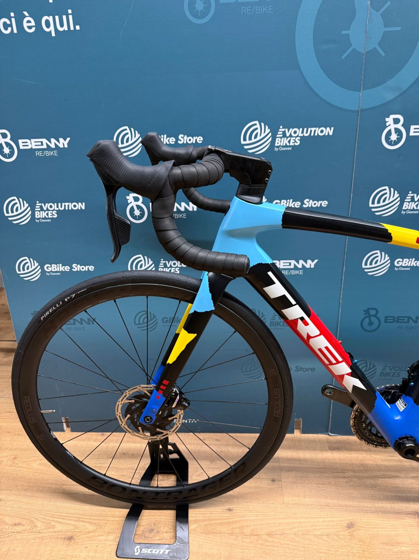 Trek Domane SLR 7 AXS Team Replica Größe 54 - Gebraucht