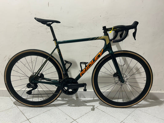 Ridley Helium SLX Disc Ultegra von 2 12 Größe m - verwendet