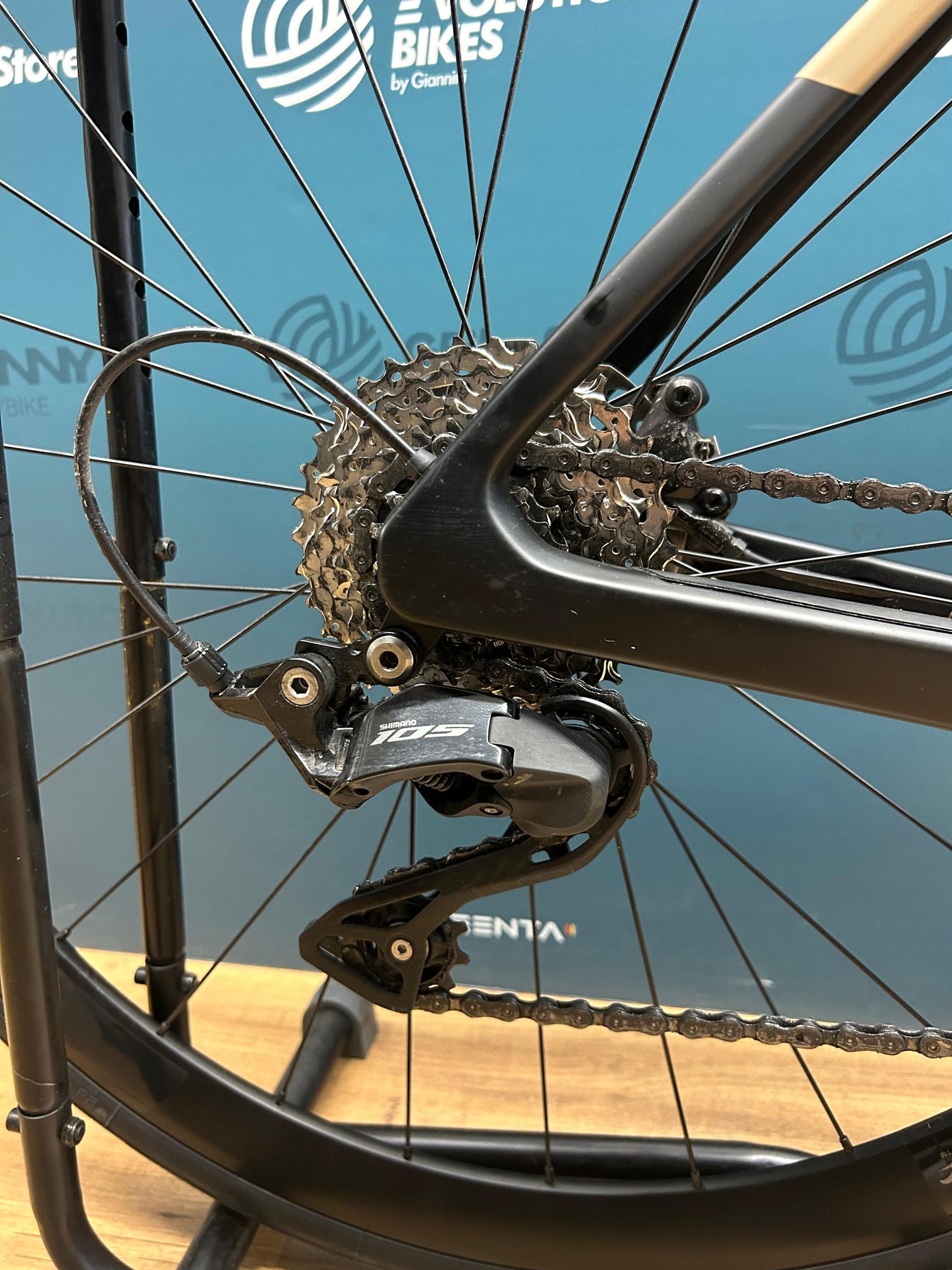 Megamo raise  Size S - Used