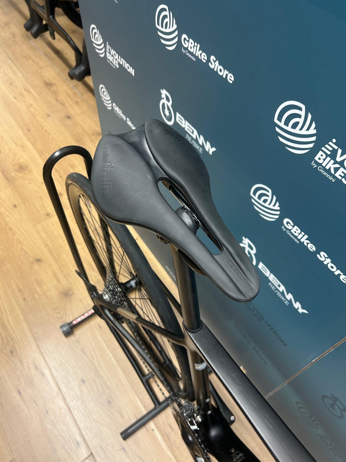 Megamo raise  Size S - Used