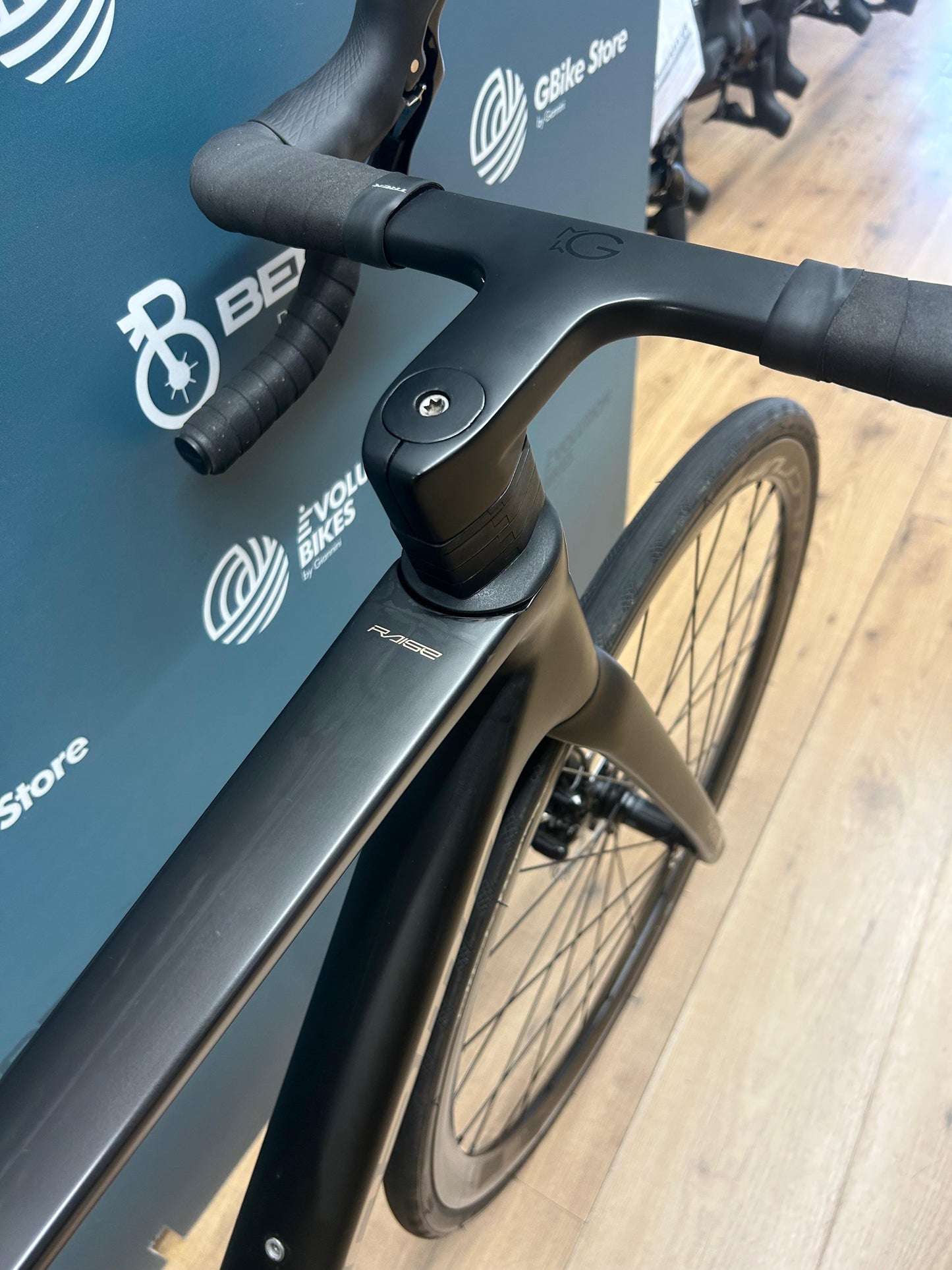 Megamo raise  Size S - Used