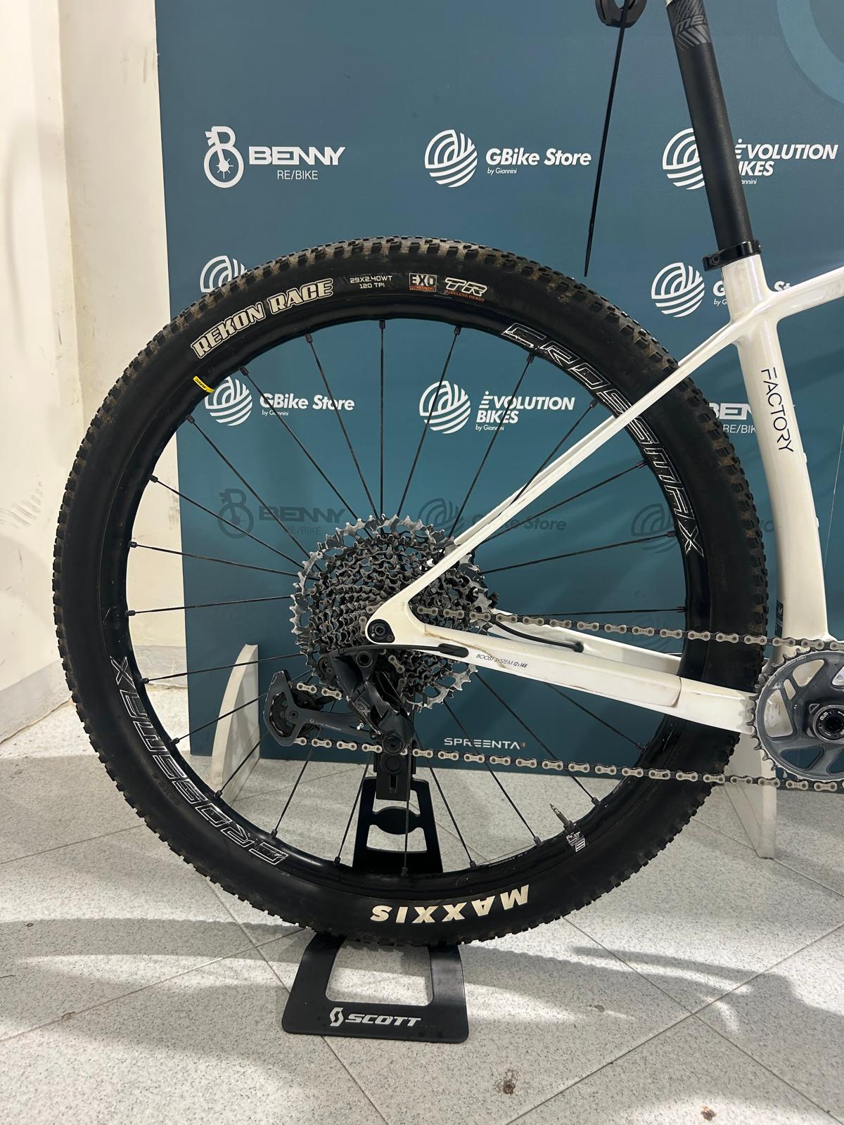 Megamo Factory 29 Size M - Used