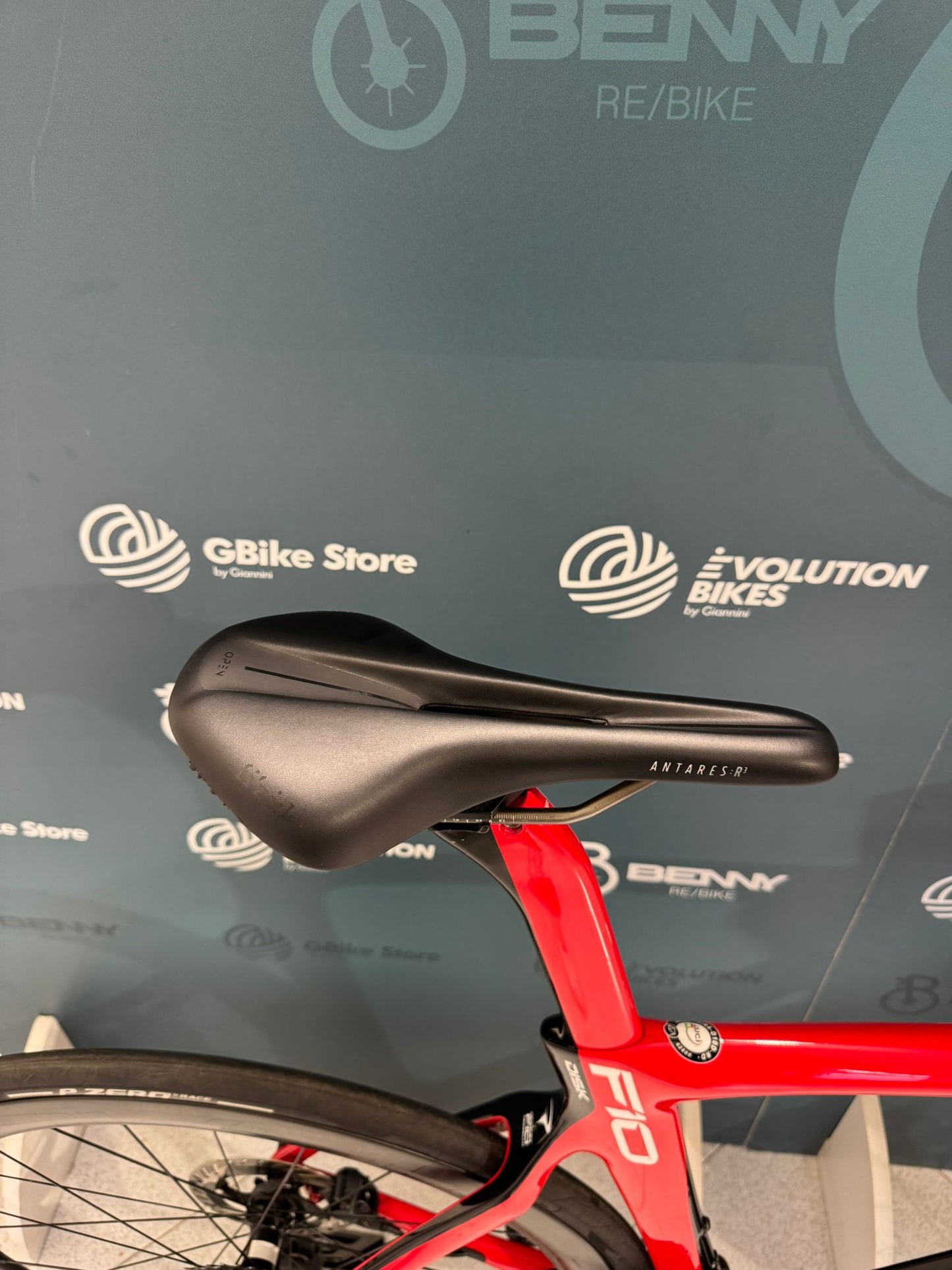 Pinarello Dogma F10 Disc AXS rozmiar 54 - Używany