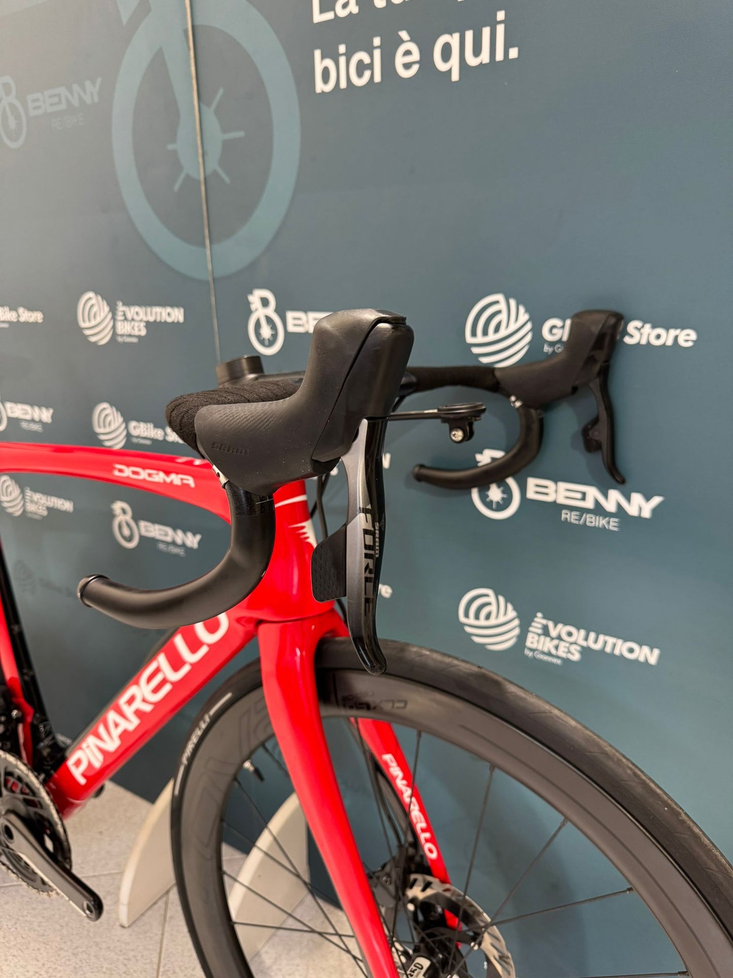 Pinarello Dogma F10 Disc AXS rozmiar 54 - Używany