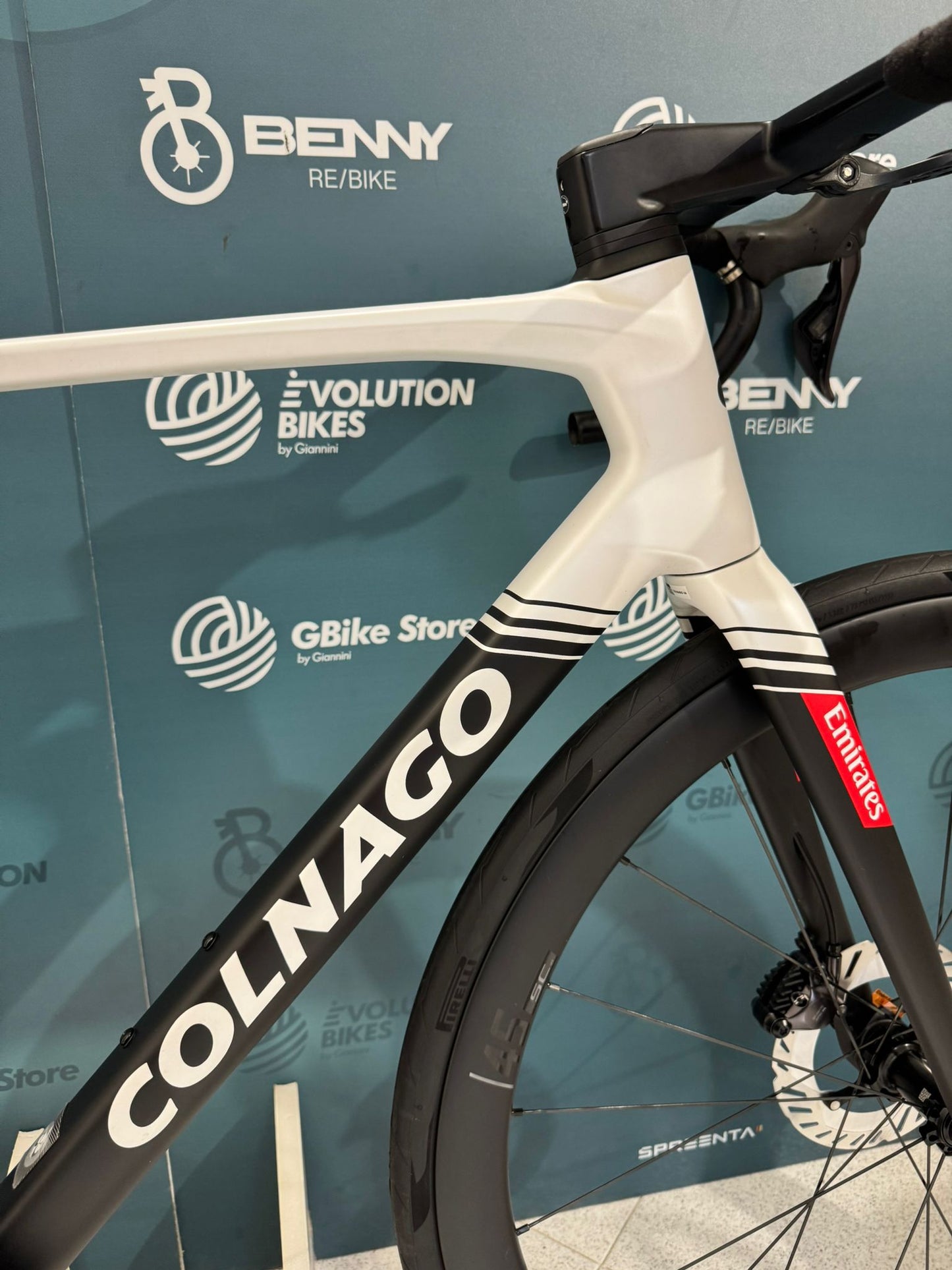 Colnago V5RS Ultegra Di2 R8170 SC45 Taille 510 - Démo