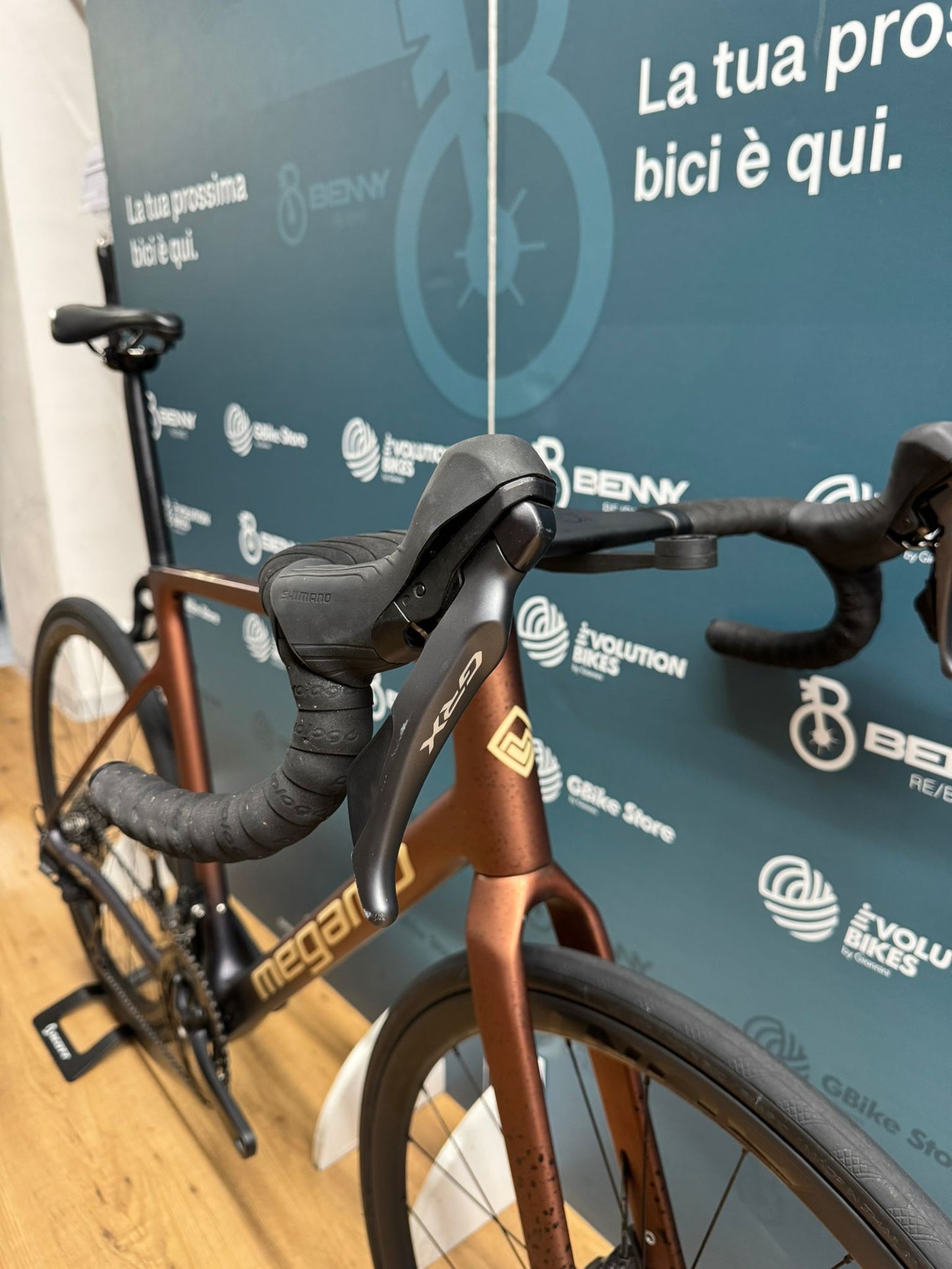 Megamo Seda 08 Talla XL - Usado