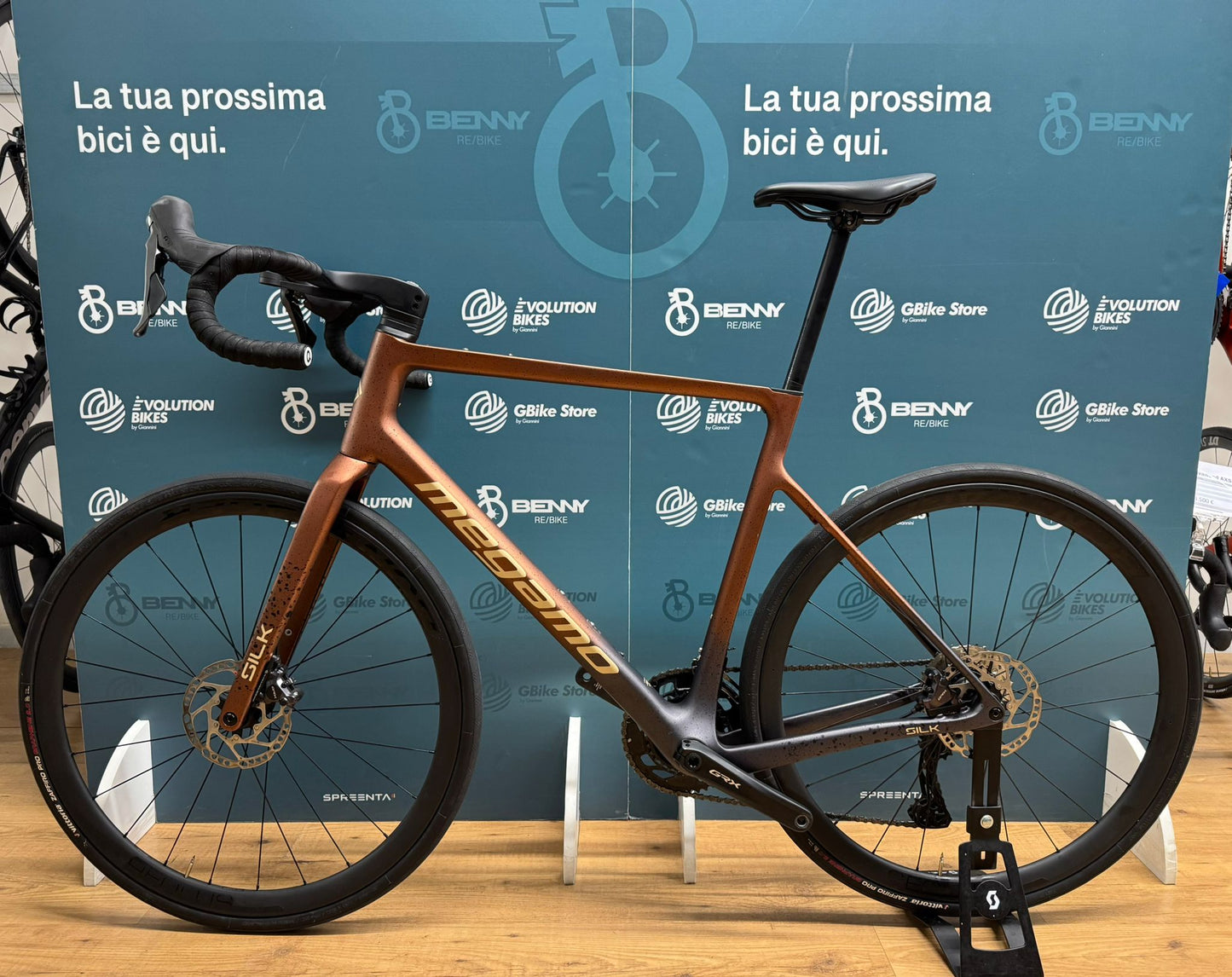 Megamo Seda 08 Talla XL - Usado