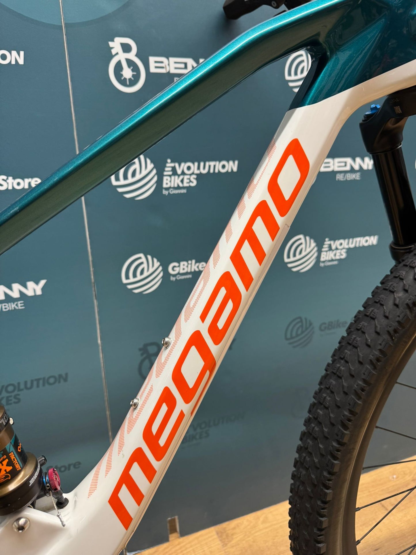 Megamo Tor XX1 w rozmiarze M - Używany