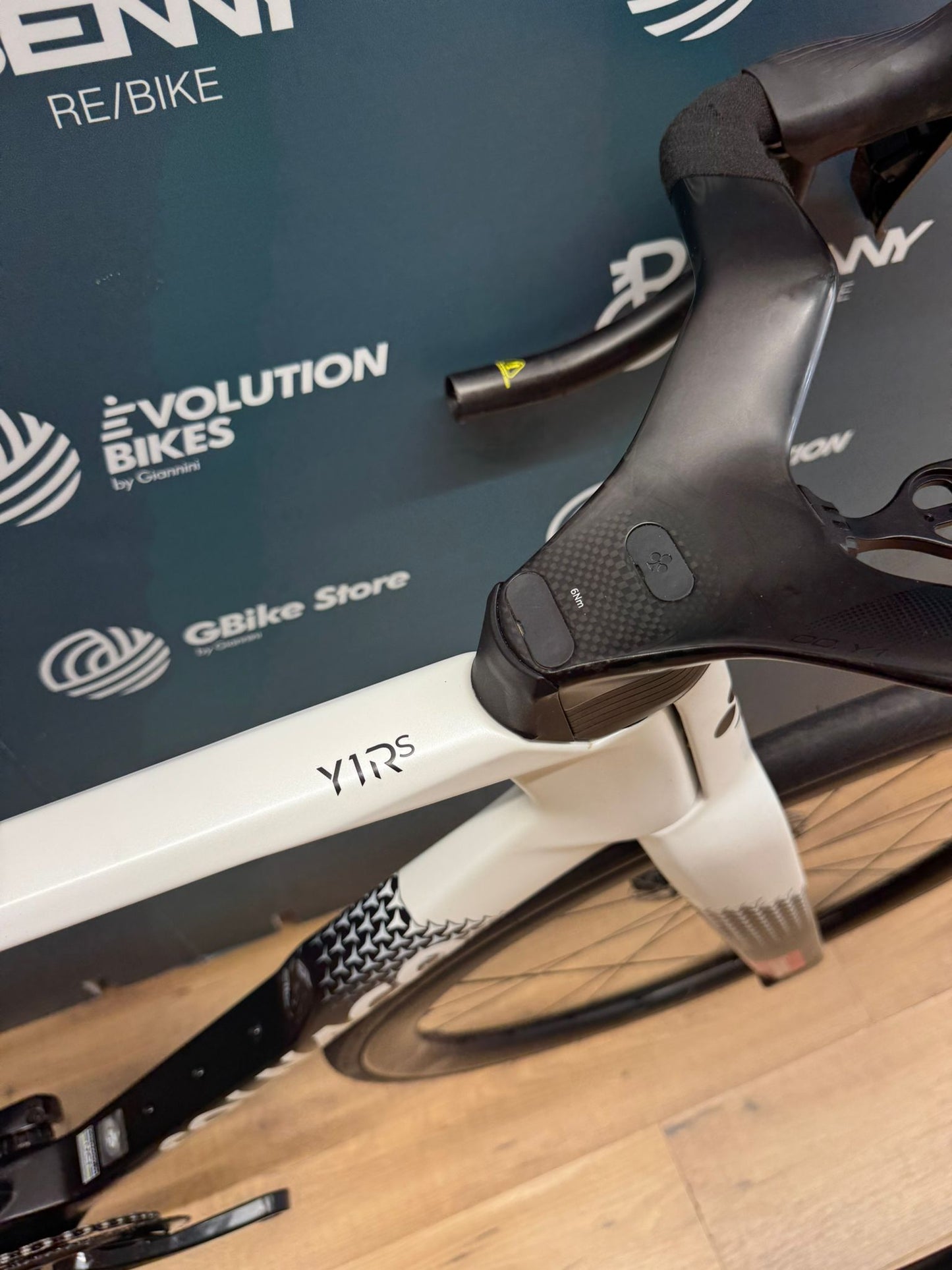 Colnago Y1Rs Dura-Ace Di2 Vision SC45 Tamaño de los EAU M - Usado