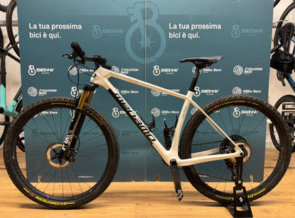 Rozmiar fabryczny Megamo AXS L - Używany