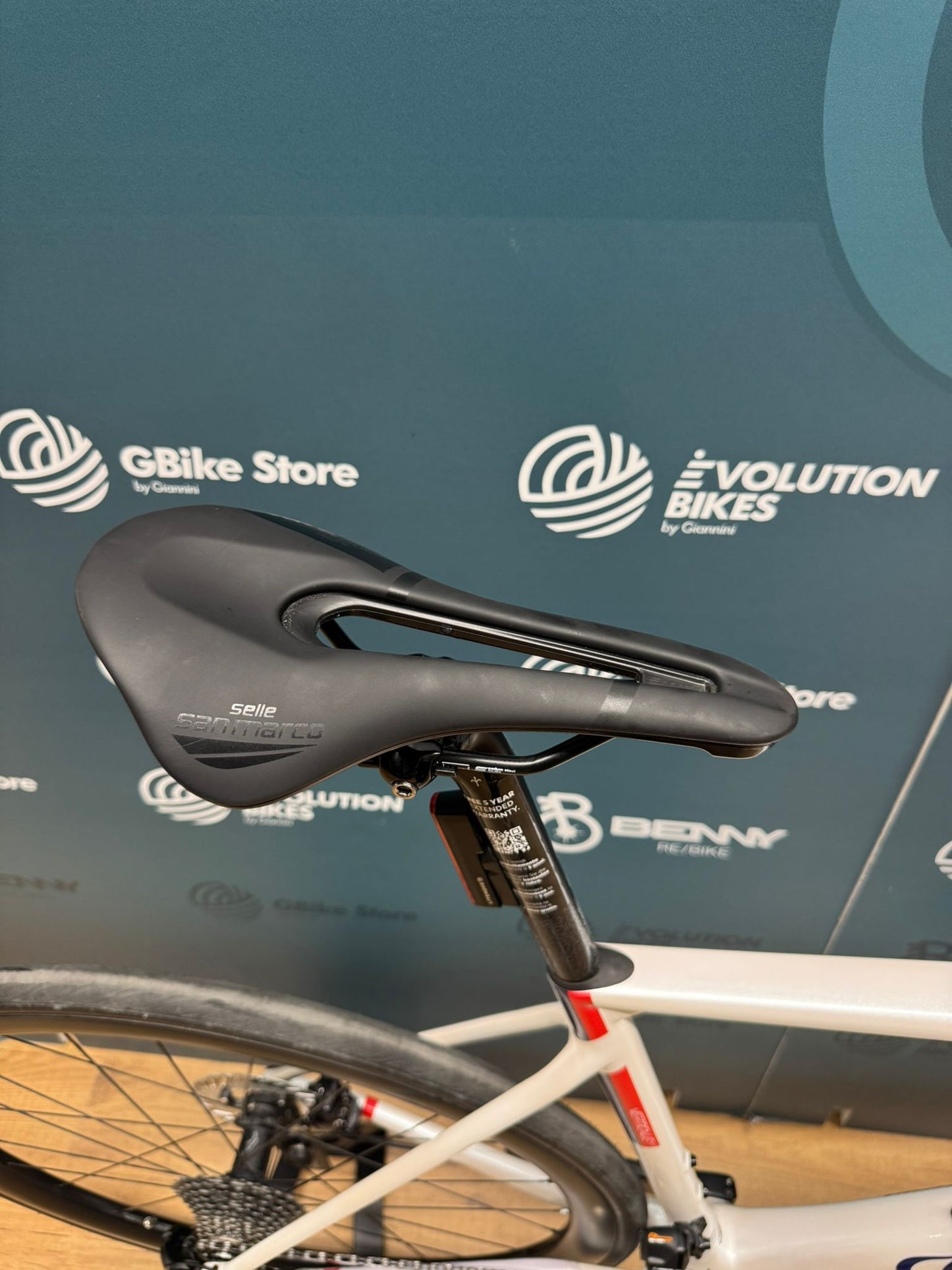 Wilier Verticale Taille du reflex Ultegra Di2 L - Utilisé