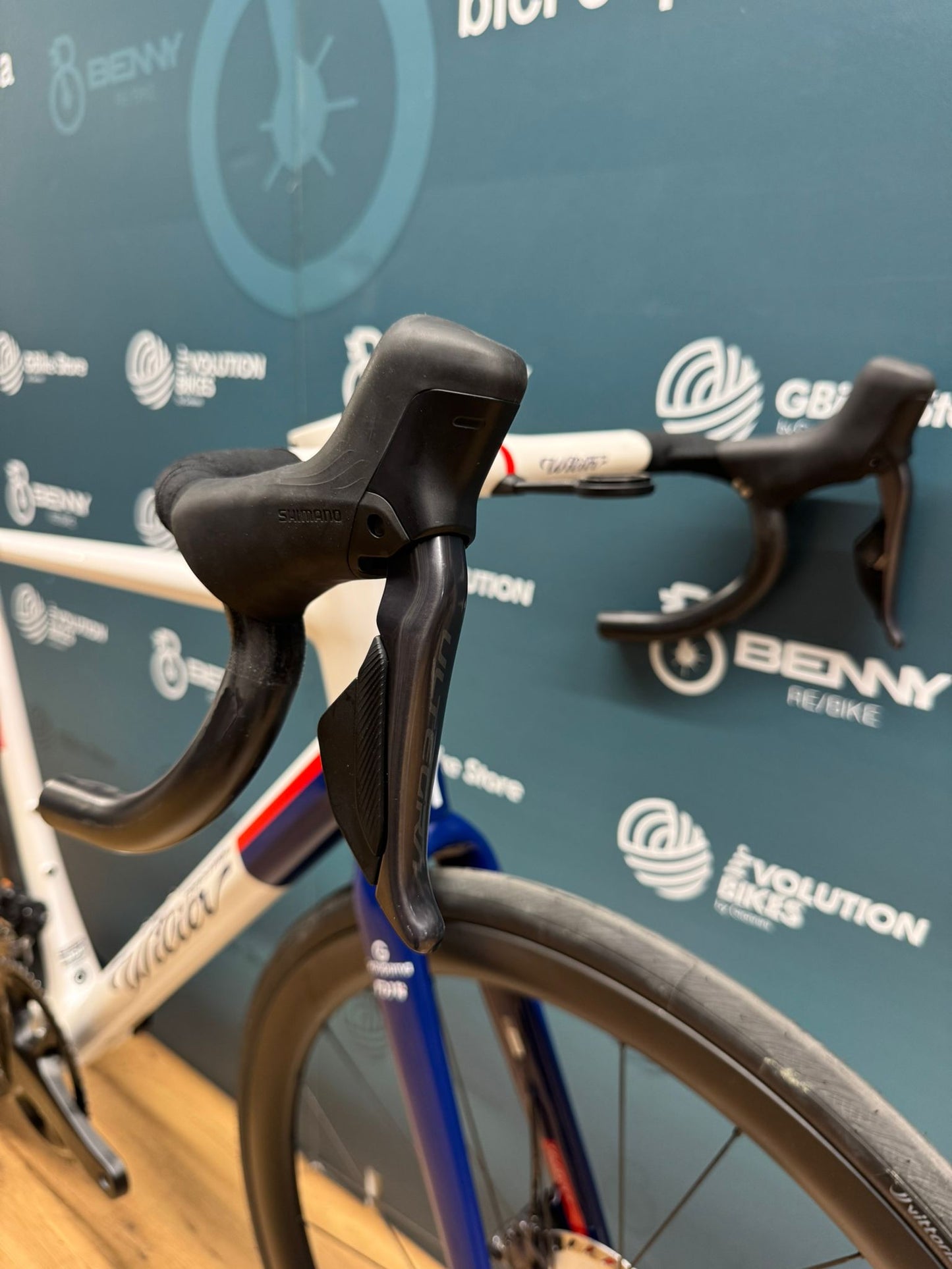 Wilier Verticale Taille du reflex Ultegra Di2 L - Utilisé