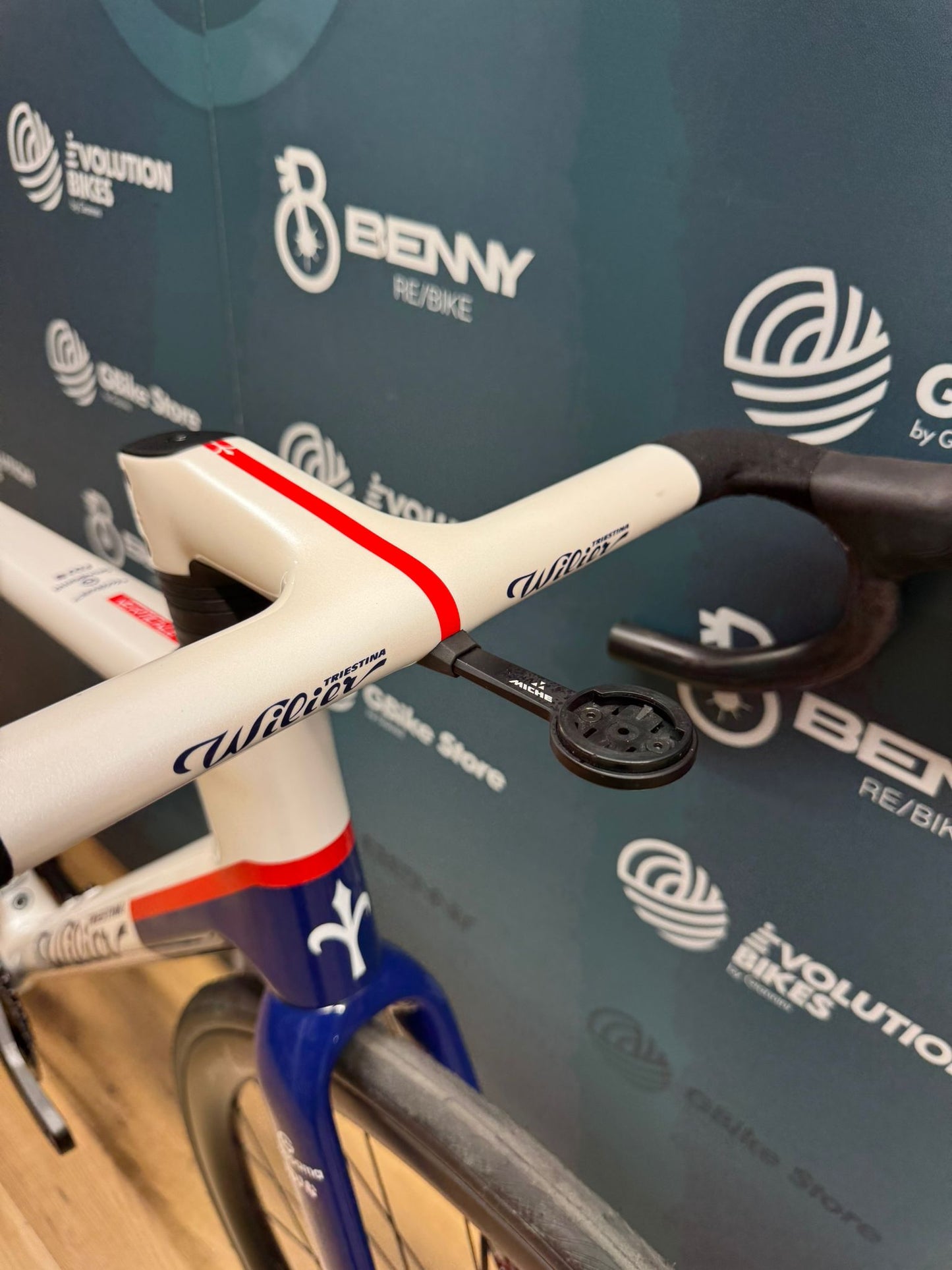 Wilier Verticale Taille du reflex Ultegra Di2 L - Utilisé