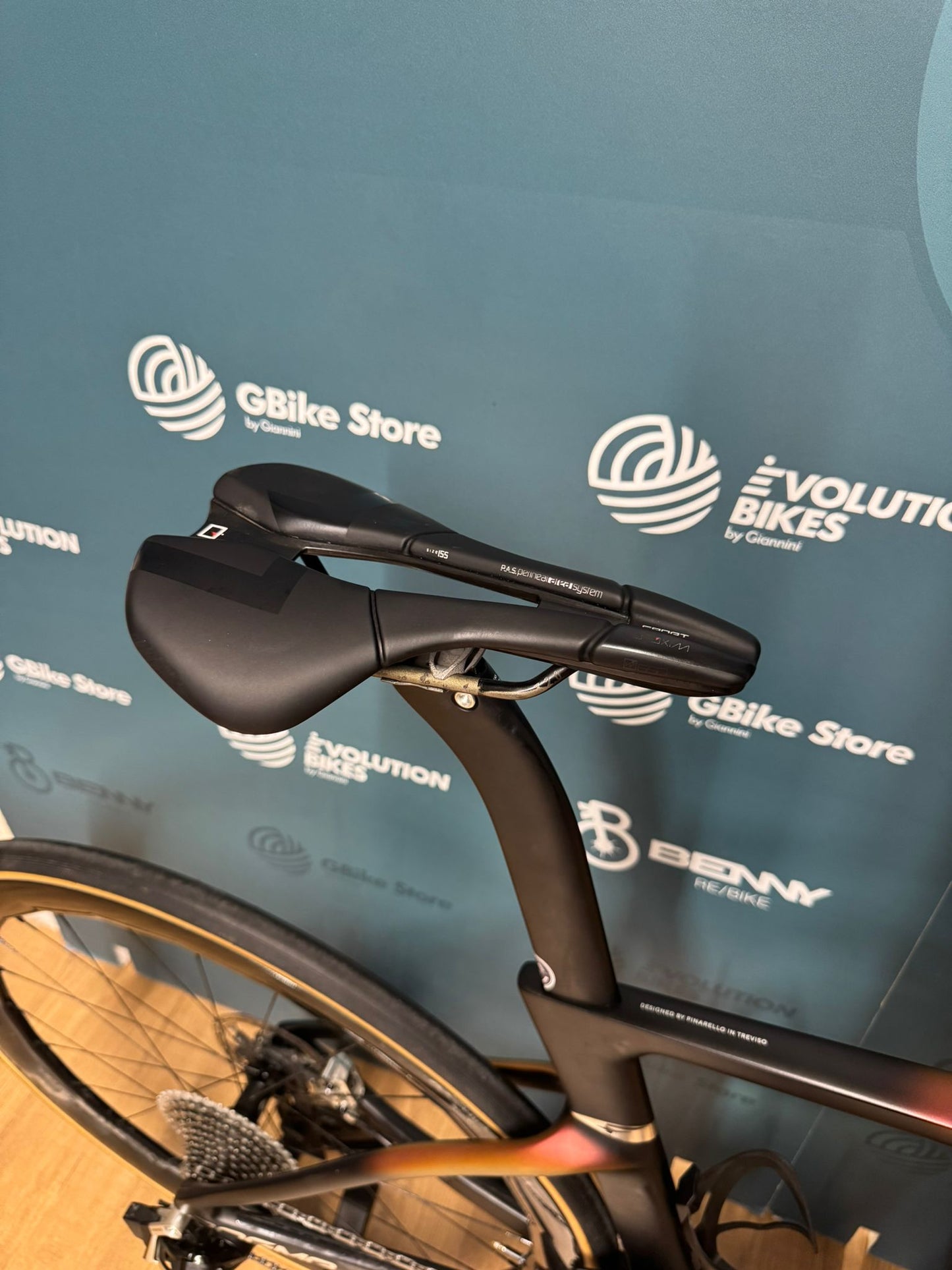 Pinarello Dogma F Rojo E1 AXS 12v Tamaño 51.5 - Usado