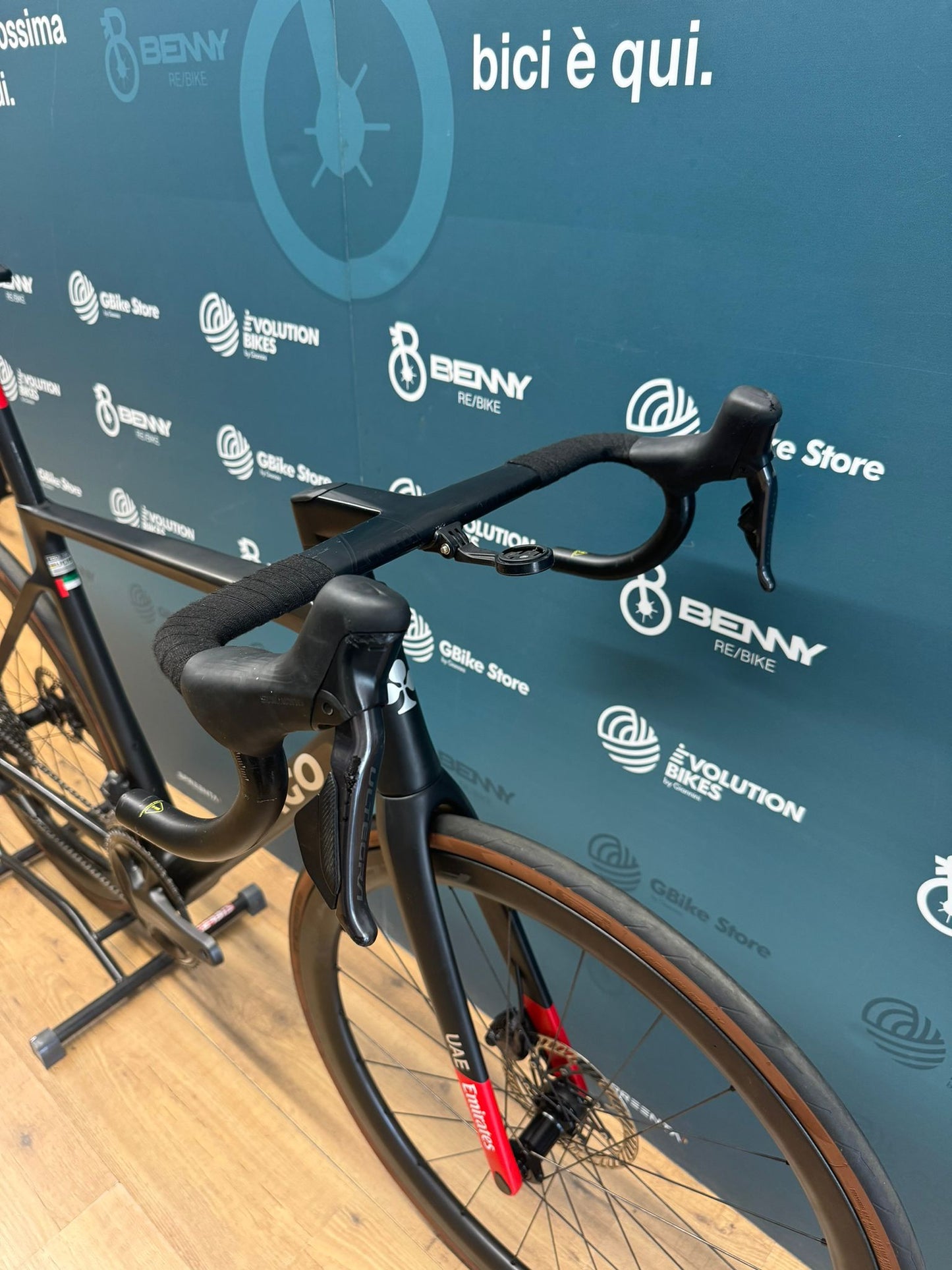 Colnago V4RS VAE Emirates Größe 530 - verwendet