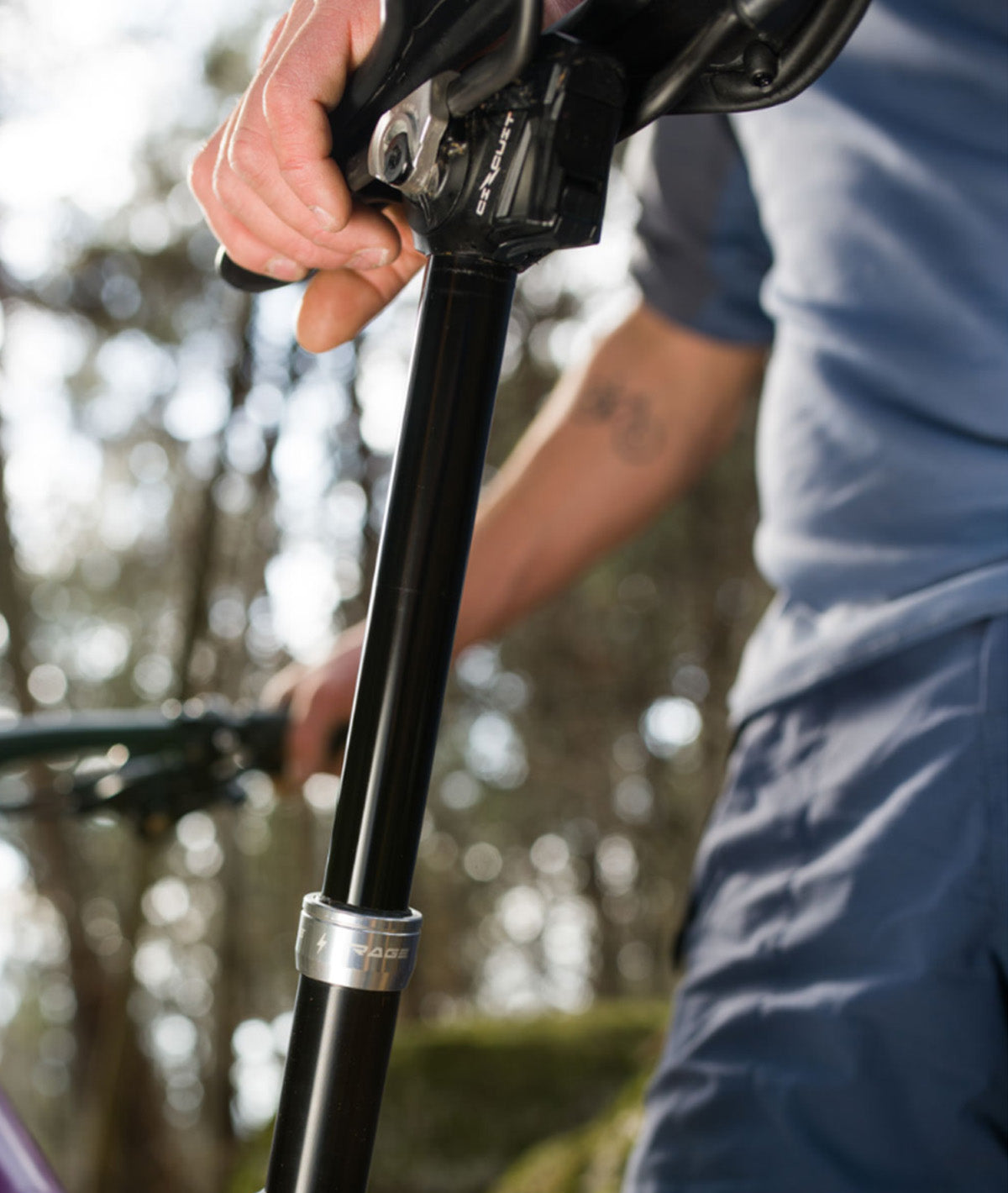 Tija de sillín telescópica KS Rage Circuit 31,6 x 380 mm con batería, cargador y mando a distancia