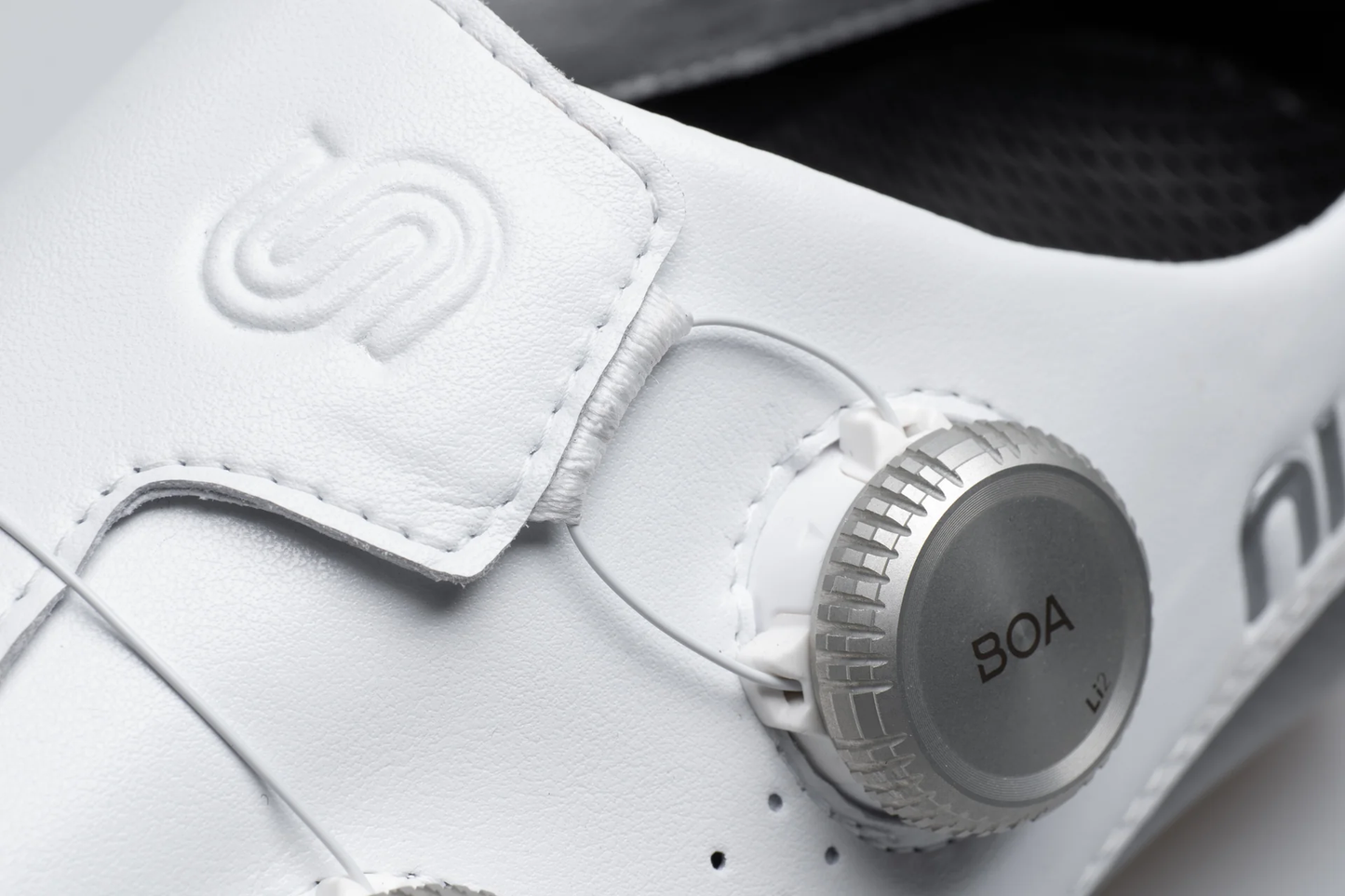 Nimbl dépasse les chaussures de glissement ultime