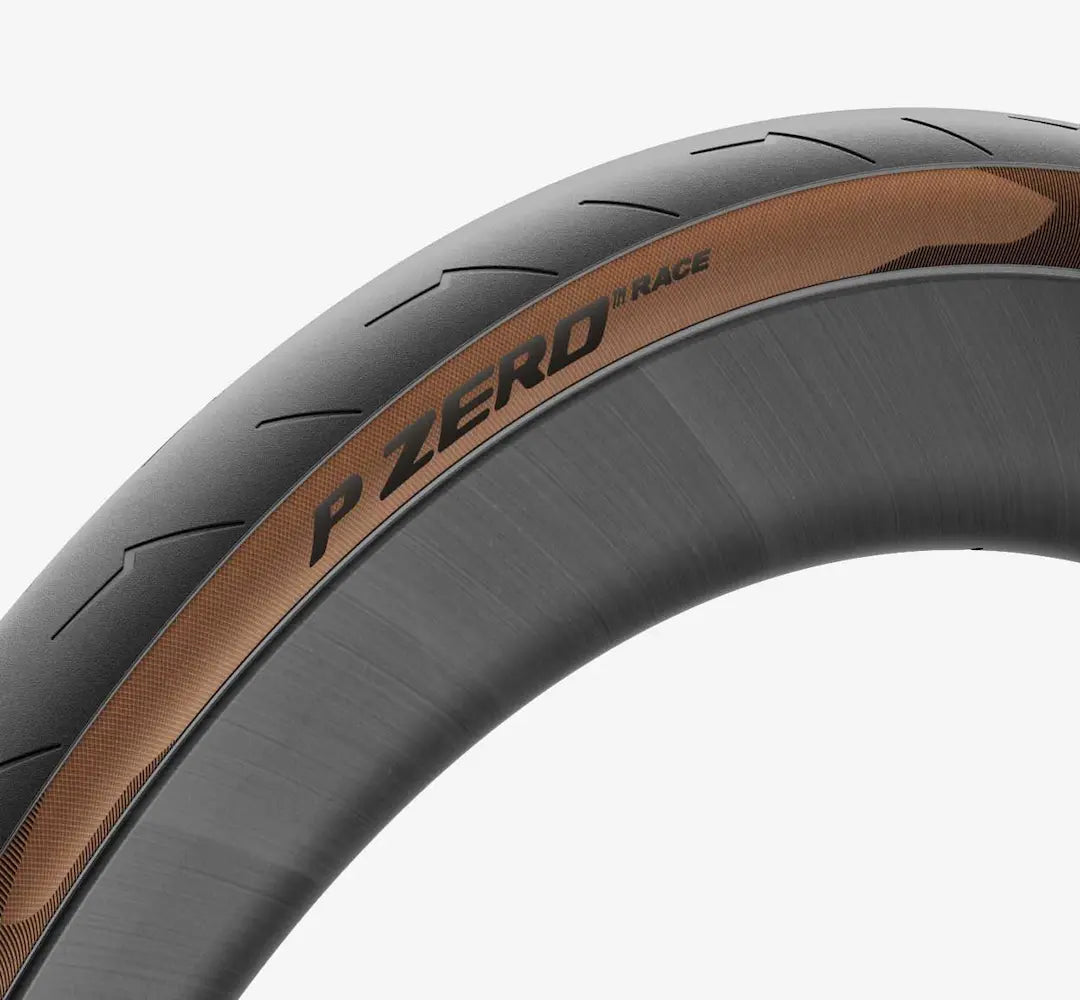 Decken Sie Pirelli P Zero Race ab